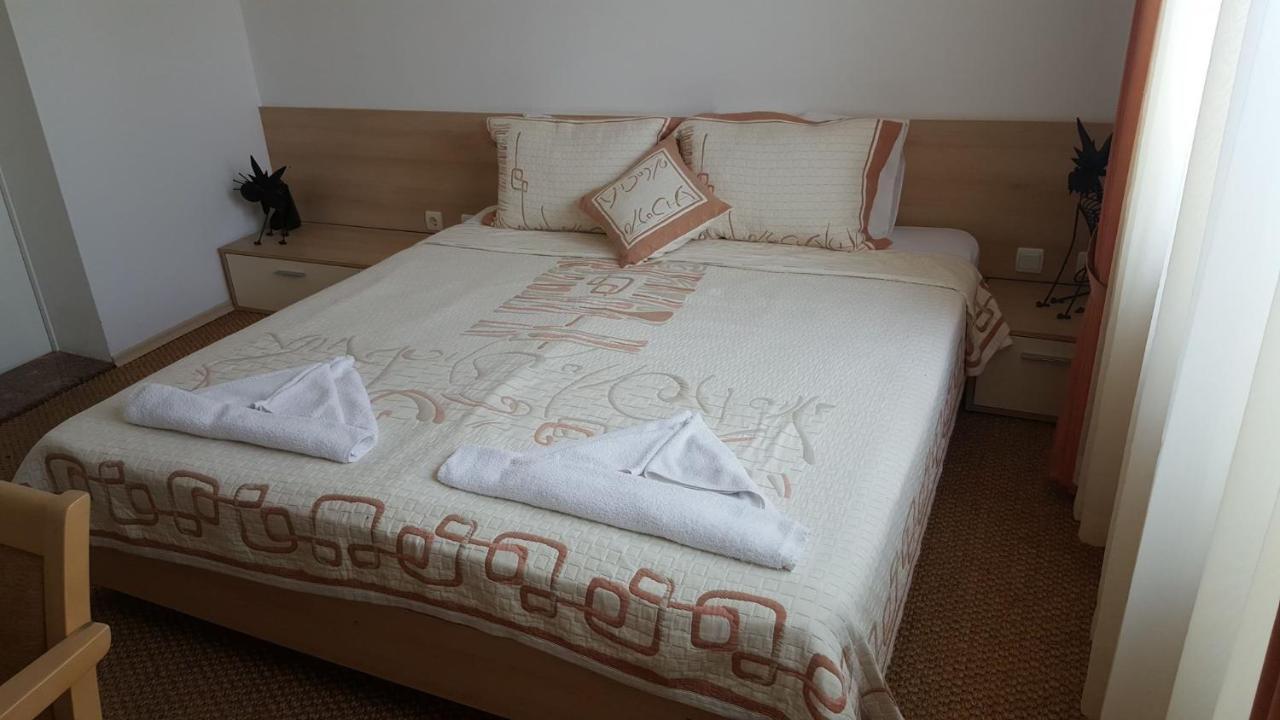 Kiparisite Hotel Slăntjev Brjag Exteriör bild